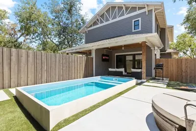 Image de Luxury Pool Home ✔️ Sleeps 10 ✔️Games Room ✔️ Ultra Fast WiFi ✔️Sanitized