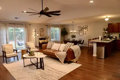 Image de Spacious 4bd Home w Ev charger near Sequoia Ntl Pk