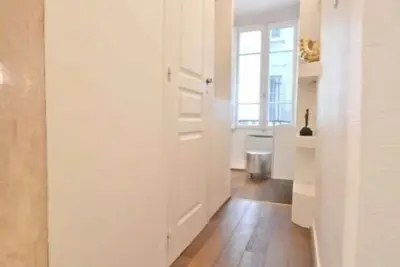 Image de One bedroom apartment on Rue Rambuteau