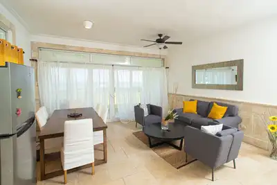 Image de Oceanview 2br Condo w/ Pool – 5 Mins to Town