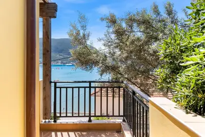 Image de Pet-Friendly Appartement Villa Captain Fotis 3 avec vue sur la mer et balcon