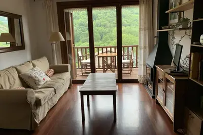 Image de Appartement \"El Mirador de Llanars\" avec accès aux pistes de ski et vue sur les montagnes.