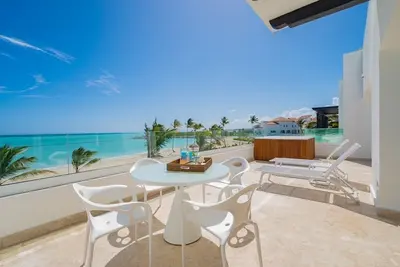 Image de Stunning Beachfront Condo with Private Beach at Cap Cana