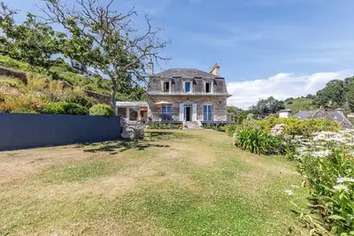 Villa Les Roches Mauves - vue mer, accès direct à la plage