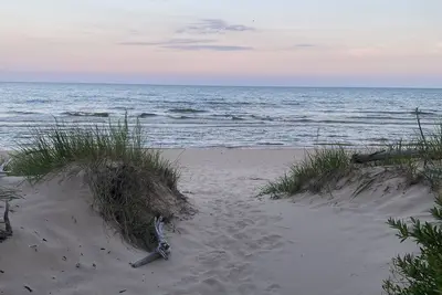 Image de Winter escape/hiking/Ice Age Trail/Lake Michigan private beach/balcony/games