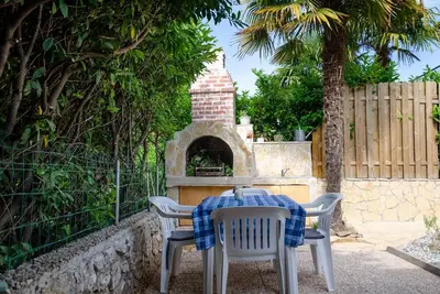 Image de Appartement de vacances Malinska pour 1 - 4 personnes avec 2 chambres à coucher - Appartement de vac