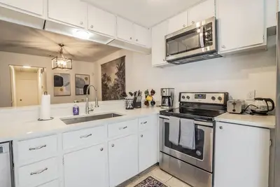 Image de Stylish 2 Bed Townhome with Pool & Tennis Court