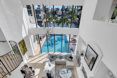 Image de Las Olas Isles Waterfront Villa | Heated Pool & Dock | Fiesta Key | VlLLAS