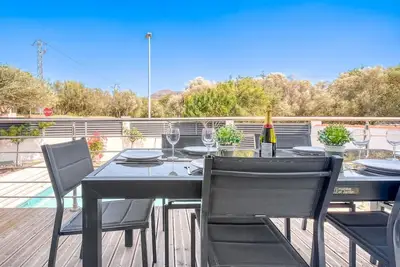Image de Maison de vacances privée avec Wifi, climatisation, piscine privée, Tv, patio, parking