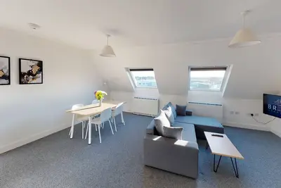 Image de K Suites - Modern 2 bed Apt w/ Free parking