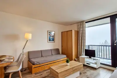 Image de Studio lumineux proche des pistes avec balcon