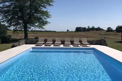 Image de Tranquil Secluded Farmhouse