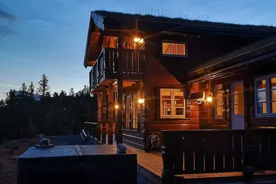 Image de Belle maison à Tuddal avec jacuzzi