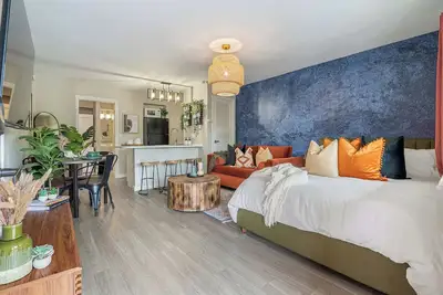 Image de The Olive | Stylish | Sleeps 5 | Near Downtown Atx