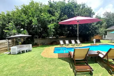 Image de 3-Bedroom Guest House with Pool