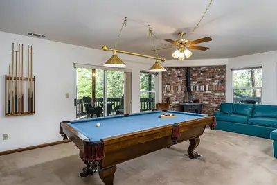 Image de Miner's Claim - Maison avec 2 terrasses et piscine, proposée par Yosemite Region Resorts
