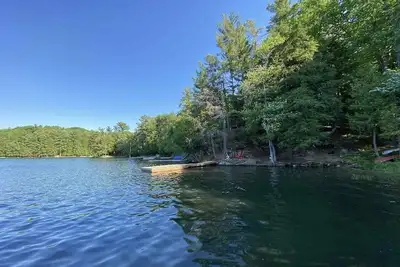 Image de Lovely lakefront home in the hub of Muskoka