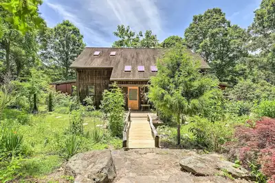 Image de Bbq Deck + Views: 'Sweet Suite' in Leicester