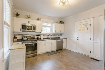 Image de Fresh Modern Apartment - Walking Distance to U of R/Strong Hospital