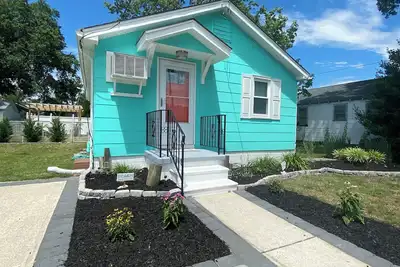 Image de New Listing! ! ! Villas Quaint Coastal Cottage short drive to Beaches