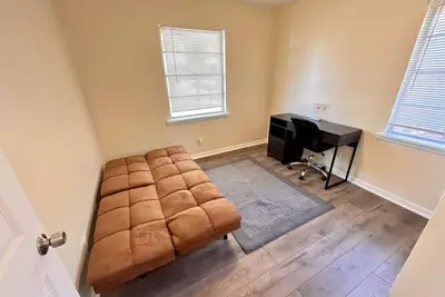 Image de Spacious 4-bedroom Family House