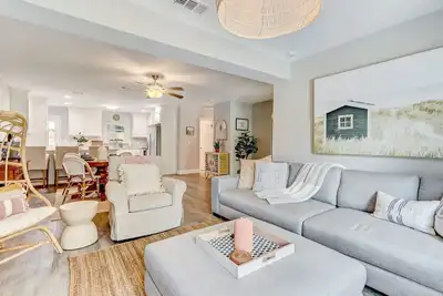 Image de Cobia Cottage by the Sea - Brand New Putting Green and Peloton!