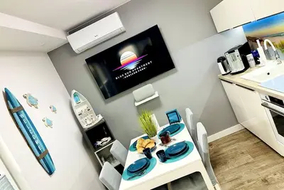 Image de Modern vacation home just 250m from the beach with private garden