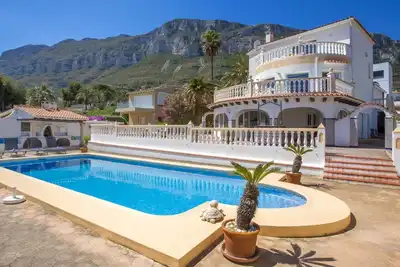 Image de Maison de vacances privée avec piscine privée, Wifi, climatisation, Tv, terrasse, parking