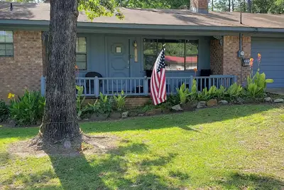 Image de Toledo bend lake view home quiet neighborhood community boat launch.