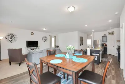 Image de Charming Four Bedrooms Brookshire/Katy House With Gym.