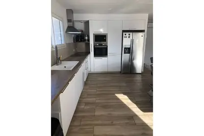 Image de Villa de plain pied avec piscine