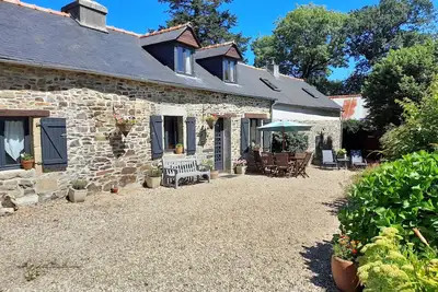 Image de Pretty French Farmhouse in peaceful country location with terrace and garden