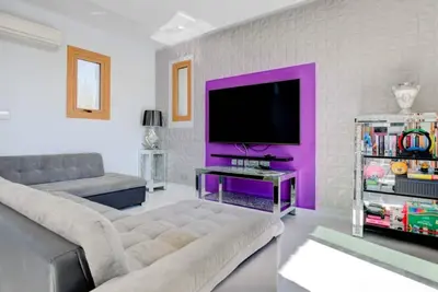 Image de Nestled in the greenery and coolness of the woods