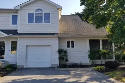 Image de 101 Lakeside Drive - Newly listed Plantations West Townhouse