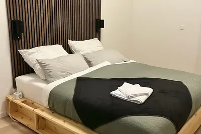 Image de Das Le-host Präsentiert Sich in Einer Stilvollen 2-raum-wohnung