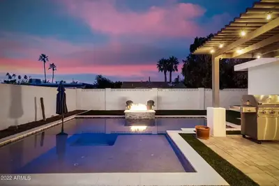Modern Desert Oasis 4-Bedroom Home with Pool