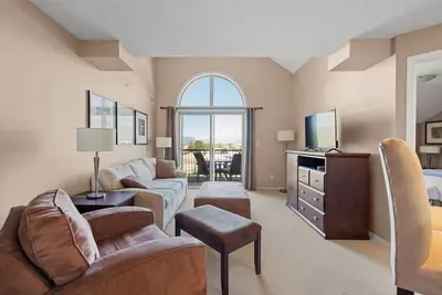 Image de Hart of it All | Top Floor | Pool | Hot Tub | Gym