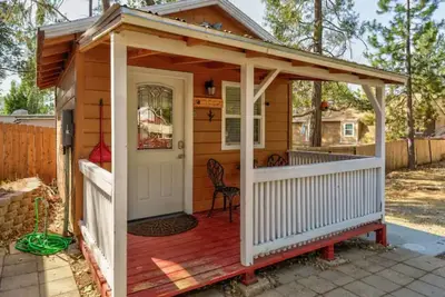 Image de Hidden gem in green heaven, getaway to Bass Lake & Yosemite