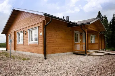 Image de Lakeside view and peace in lovely villa by lake