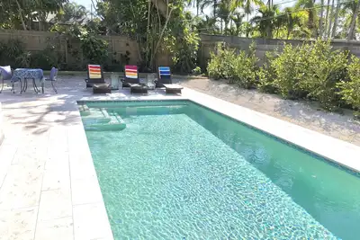 Image de Fall In Love with this gorgeous pool home mins from Anna Maria! Pet friendly!