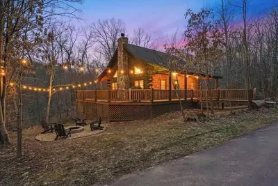Secluded Mountainside Cabin - Shamrock