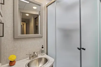 Image de Awesome, brand new, 2022 Rv (33ft) Dog Friendly Nature Retreat