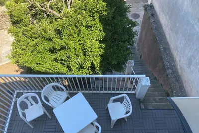 Image de Appartement meublé avec balcon et jardin, à 10mn de la plage.