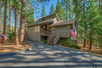 Image de Sleeps 14 W/Blue Lake Springs Rec + Ac On Main Floor