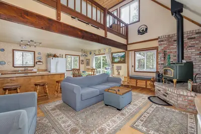 Image de Access To Blue Lake Spring Rec + Lake