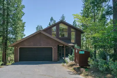 Image de Pet Friendly W/Hot Tub + Blue Lake Springs Rec Access