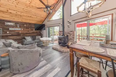 Image de A-Frame of Mind - Beautiful Tri-Level 4 Bedroom 3 Bath in Arnold w/ Gameroom