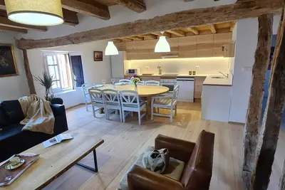 Image de Family house with views of the Linares reservoir