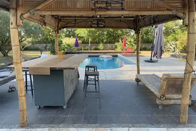 Image de Villa with swimming pool in a natural area