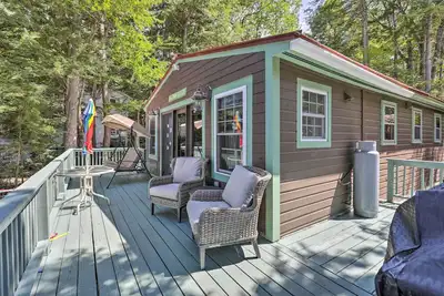 Image de Lake Hermit Cabin w/ Kayaks & Paddleboards!